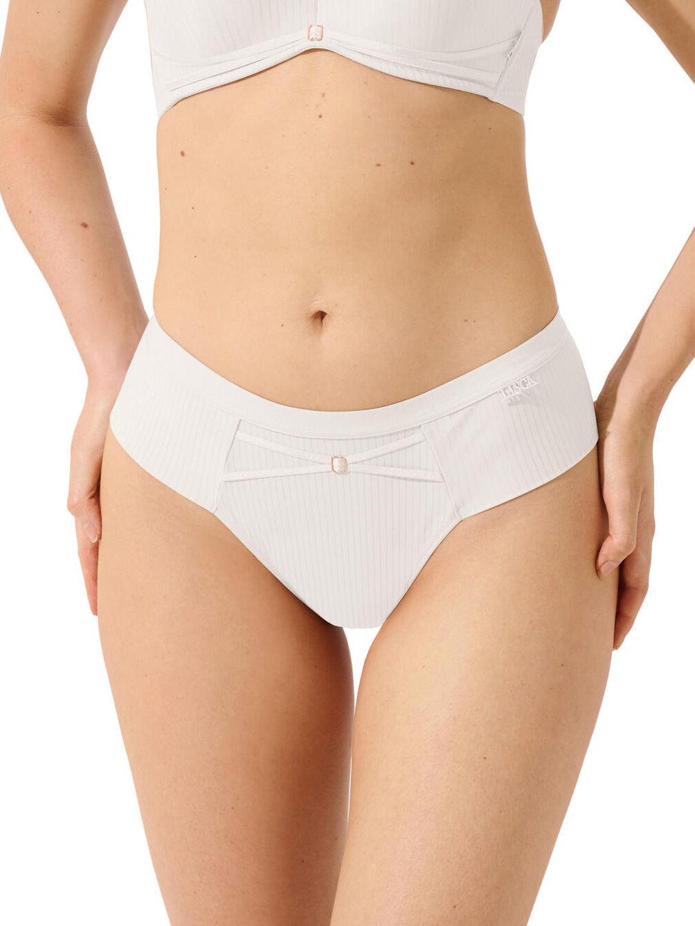 Tanga LAURA